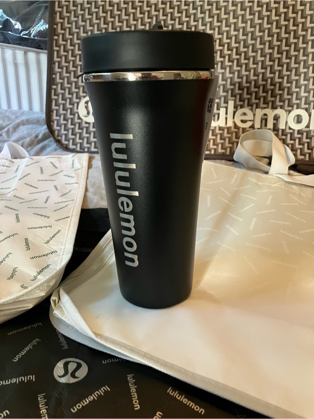 NWT Lululemon Back To Life Tumbler, 24 oz, BLACK